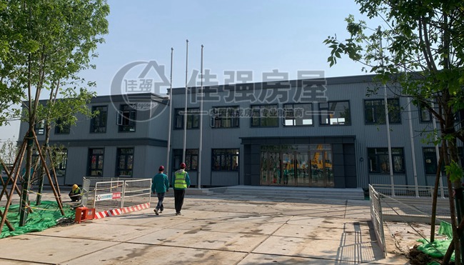建設(shè)者之家二號營地打包箱式房現(xiàn)場