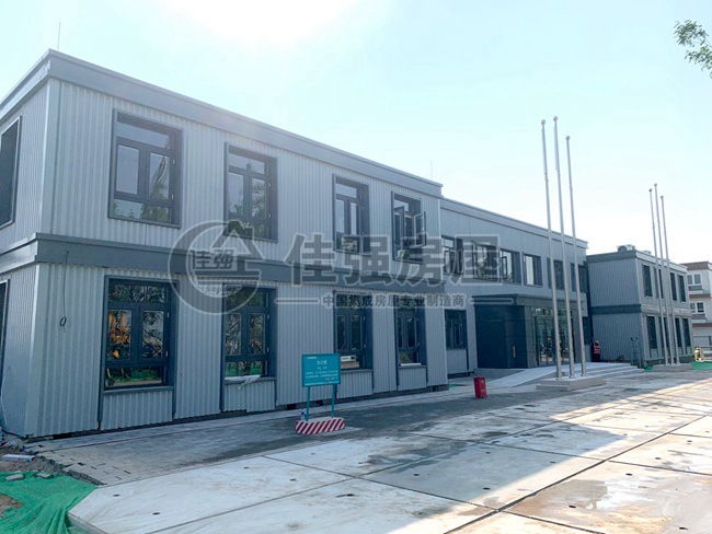 建設(shè)者之家二號營地打包箱式房現(xiàn)場