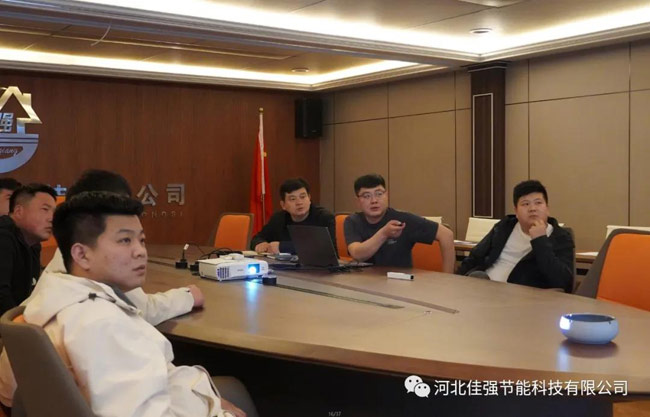 打包箱式房安裝會(huì)議現(xiàn)場(chǎng)
